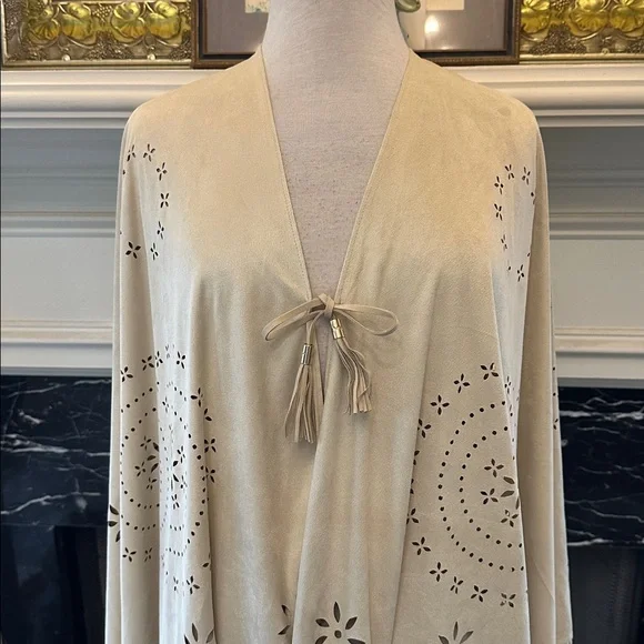 “Marc New York” Cream Fringe Cut-Out Ultra Suede Cape - Picture 2 of 7